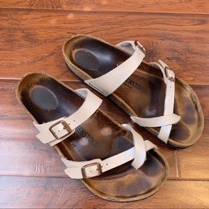 Shimmer Pearl White Birkenstock’s Size 39 ✨
